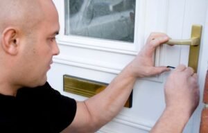 Read more about the article Why do replacement car keys cost so much?